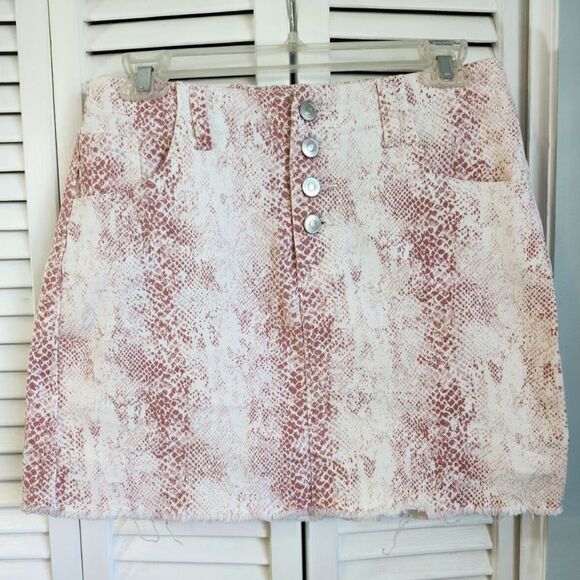 Peach Love Button Fly Denim Mini Skirt Ivory & Pink Snakeskin Raw Hem size 8 - Picture 1 of 8